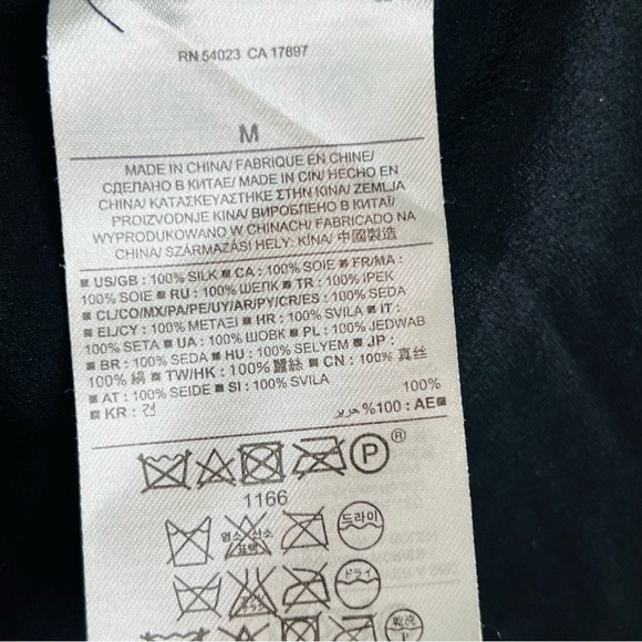 Banana Republic Black Deep V-Neck Silk Blouse M - Picture 4 of 6